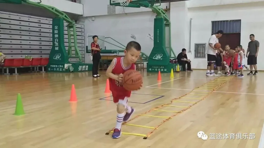 哪里可以学习到提升篮球心态的方法_0